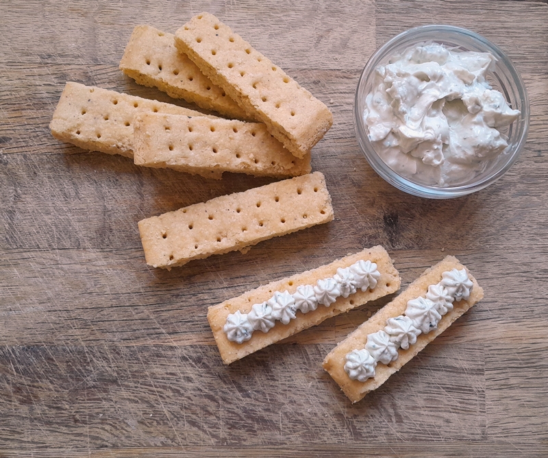 Cheese Shortbread with blue cheese topping and dip